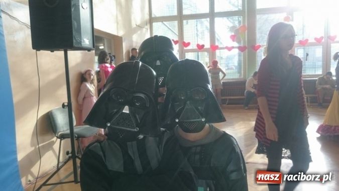 Zdjęcie w galerii na portalu naszraciborz.pl: Integracyjny bal karnawałowy uczniów ZSS nr 10 i Szkoły Podstawowej nr 1 wiadomości z regionu