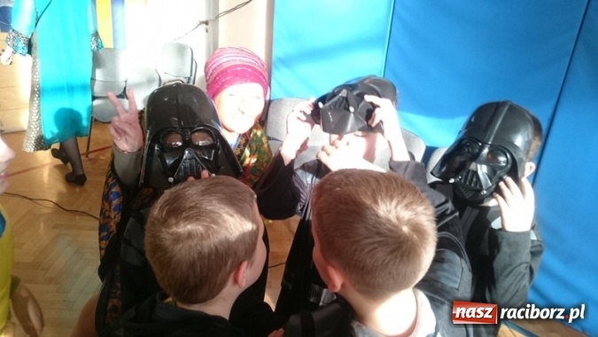 Zdjęcie w galerii na portalu naszraciborz.pl: Integracyjny bal karnawałowy uczniów ZSS nr 10 i Szkoły Podstawowej nr 1 wiadomości z regionu