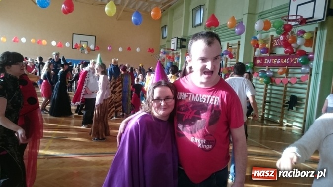 Zdjęcie w galerii na portalu naszraciborz.pl: Integracyjny bal karnawałowy uczniów ZSS nr 10 i Szkoły Podstawowej nr 1 wiadomości z regionu