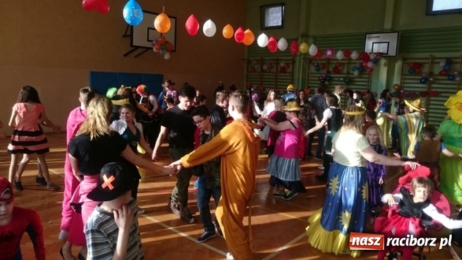 Zdjęcie w galerii na portalu naszraciborz.pl: Integracyjny bal karnawałowy uczniów ZSS nr 10 i Szkoły Podstawowej nr 1 wiadomości z regionu