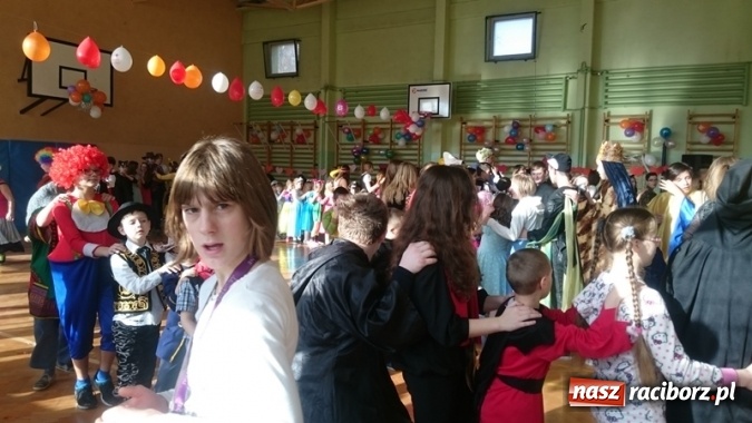Zdjęcie w galerii na portalu naszraciborz.pl: Integracyjny bal karnawałowy uczniów ZSS nr 10 i Szkoły Podstawowej nr 1 wiadomości z regionu
