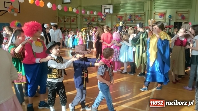 Zdjęcie w galerii na portalu naszraciborz.pl: Integracyjny bal karnawałowy uczniów ZSS nr 10 i Szkoły Podstawowej nr 1 wiadomości z regionu