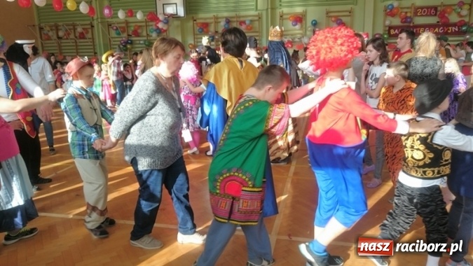 Zdjęcie w galerii na portalu naszraciborz.pl: Integracyjny bal karnawałowy uczniów ZSS nr 10 i Szkoły Podstawowej nr 1 wiadomości z regionu