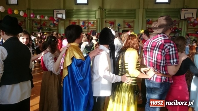Zdjęcie w galerii na portalu naszraciborz.pl: Integracyjny bal karnawałowy uczniów ZSS nr 10 i Szkoły Podstawowej nr 1 wiadomości z regionu