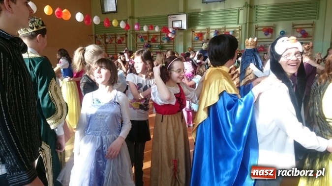 Zdjęcie w galerii na portalu naszraciborz.pl: Integracyjny bal karnawałowy uczniów ZSS nr 10 i Szkoły Podstawowej nr 1 wiadomości z regionu