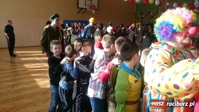Zdjęcie w galerii na portalu naszraciborz.pl: Integracyjny bal karnawałowy uczniów ZSS nr 10 i Szkoły Podstawowej nr 1 wiadomości z regionu