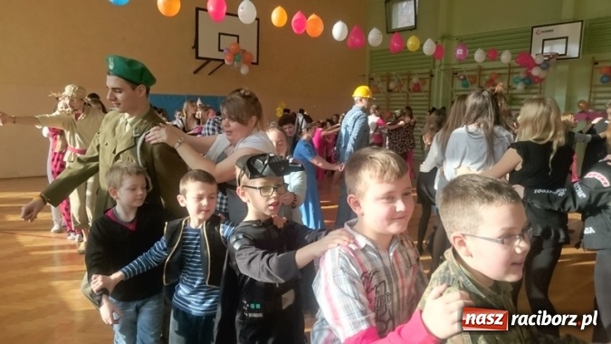 Zdjęcie w galerii na portalu naszraciborz.pl: Integracyjny bal karnawałowy uczniów ZSS nr 10 i Szkoły Podstawowej nr 1 wiadomości z regionu