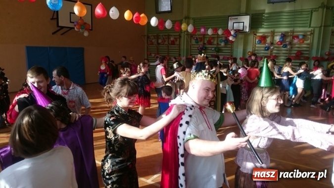 Zdjęcie w galerii na portalu naszraciborz.pl: Integracyjny bal karnawałowy uczniów ZSS nr 10 i Szkoły Podstawowej nr 1 wiadomości z regionu