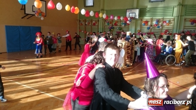 Zdjęcie w galerii na portalu naszraciborz.pl: Integracyjny bal karnawałowy uczniów ZSS nr 10 i Szkoły Podstawowej nr 1 wiadomości z regionu