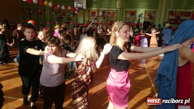 Zdjęcie w galerii na portalu naszraciborz.pl: Integracyjny bal karnawałowy uczniów ZSS nr 10 i Szkoły Podstawowej nr 1 wiadomości z regionu