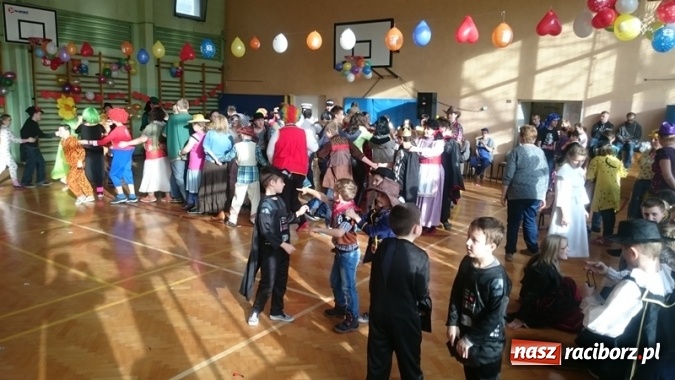 Zdjęcie w galerii na portalu naszraciborz.pl: Integracyjny bal karnawałowy uczniów ZSS nr 10 i Szkoły Podstawowej nr 1 wiadomości z regionu