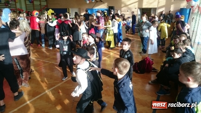 Zdjęcie w galerii na portalu naszraciborz.pl: Integracyjny bal karnawałowy uczniów ZSS nr 10 i Szkoły Podstawowej nr 1 wiadomości z regionu