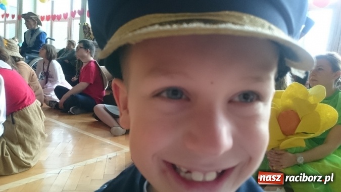 Zdjęcie w galerii na portalu naszraciborz.pl: Integracyjny bal karnawałowy uczniów ZSS nr 10 i Szkoły Podstawowej nr 1 wiadomości z regionu