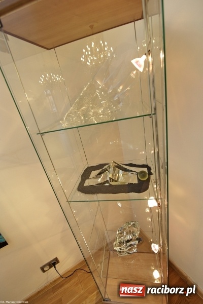 Zdjęcie w galerii na portalu naszraciborz.pl: Mozaika i witraż - na zamku otwarto nową wystawę wiadomości z regionu