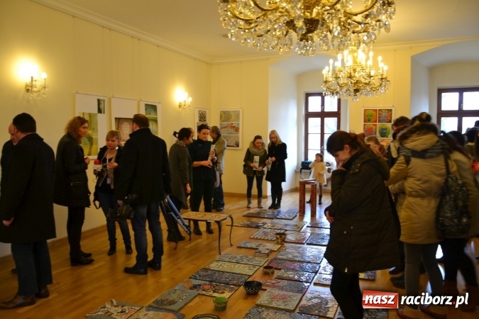 Zdjęcie w galerii na portalu naszraciborz.pl: Mozaika i witraż - na zamku otwarto nową wystawę wiadomości z regionu