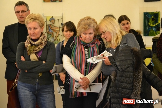 Zdjęcie w galerii na portalu naszraciborz.pl: Mozaika i witraż - na zamku otwarto nową wystawę wiadomości z regionu