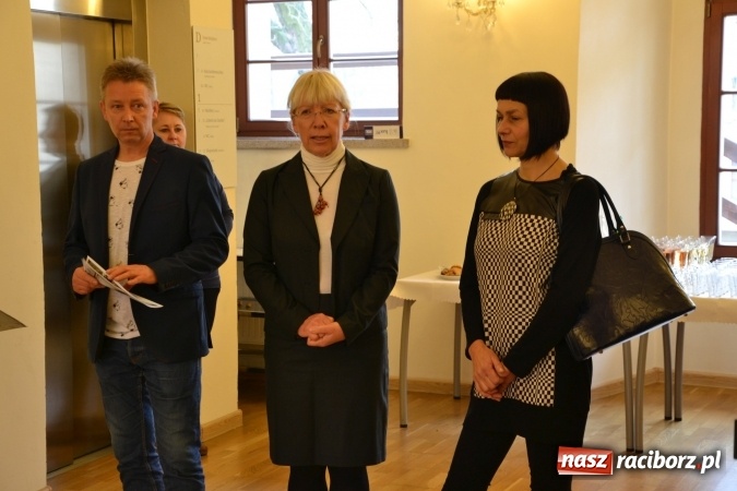 Zdjęcie w galerii na portalu naszraciborz.pl: Mozaika i witraż - na zamku otwarto nową wystawę wiadomości z regionu