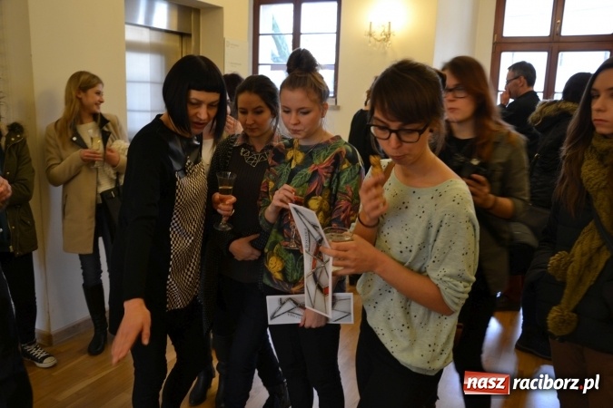 Zdjęcie w galerii na portalu naszraciborz.pl: Mozaika i witraż - na zamku otwarto nową wystawę wiadomości z regionu