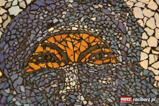 Zdjęcie w galerii na portalu naszraciborz.pl: Mozaika i witraż - na zamku otwarto nową wystawę wiadomości z regionu