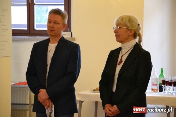 Zdjęcie w galerii na portalu naszraciborz.pl: Mozaika i witraż - na zamku otwarto nową wystawę wiadomości z regionu