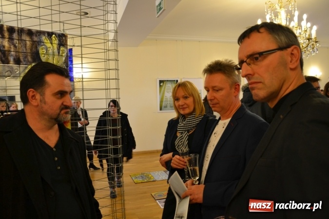 Zdjęcie w galerii na portalu naszraciborz.pl: Mozaika i witraż - na zamku otwarto nową wystawę wiadomości z regionu
