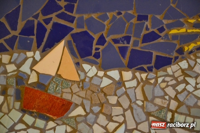 Zdjęcie w galerii na portalu naszraciborz.pl: Mozaika i witraż - na zamku otwarto nową wystawę wiadomości z regionu