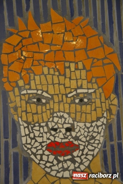 Zdjęcie w galerii na portalu naszraciborz.pl: Mozaika i witraż - na zamku otwarto nową wystawę wiadomości z regionu