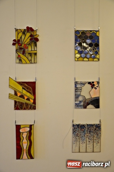 Zdjęcie w galerii na portalu naszraciborz.pl: Mozaika i witraż - na zamku otwarto nową wystawę wiadomości z regionu