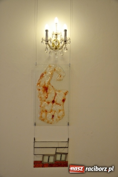 Zdjęcie w galerii na portalu naszraciborz.pl: Mozaika i witraż - na zamku otwarto nową wystawę wiadomości z regionu