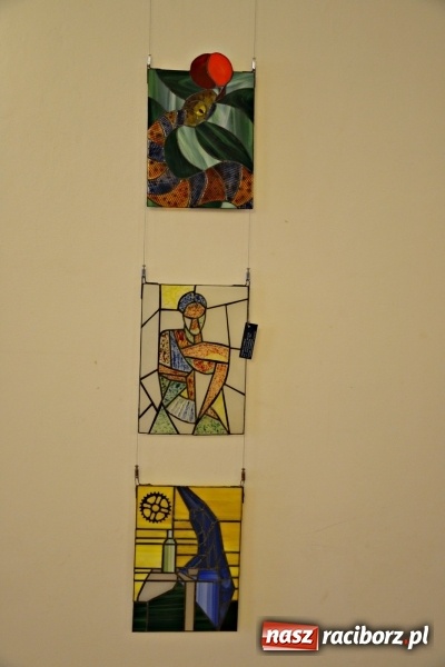 Zdjęcie w galerii na portalu naszraciborz.pl: Mozaika i witraż - na zamku otwarto nową wystawę wiadomości z regionu