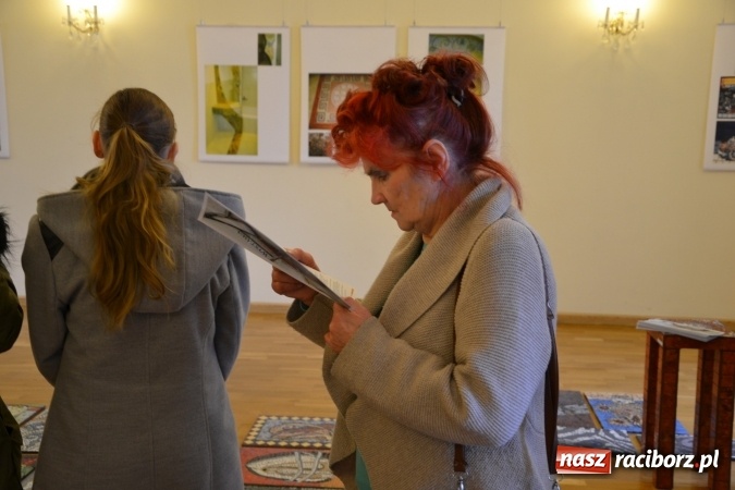 Zdjęcie w galerii na portalu naszraciborz.pl: Mozaika i witraż - na zamku otwarto nową wystawę wiadomości z regionu
