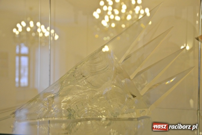 Zdjęcie w galerii na portalu naszraciborz.pl: Mozaika i witraż - na zamku otwarto nową wystawę wiadomości z regionu