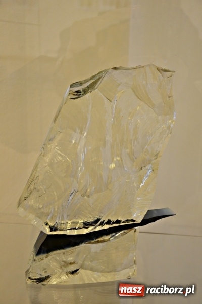 Zdjęcie w galerii na portalu naszraciborz.pl: Mozaika i witraż - na zamku otwarto nową wystawę wiadomości z regionu