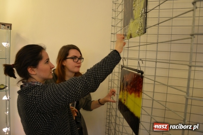 Zdjęcie w galerii na portalu naszraciborz.pl: Mozaika i witraż - na zamku otwarto nową wystawę wiadomości z regionu