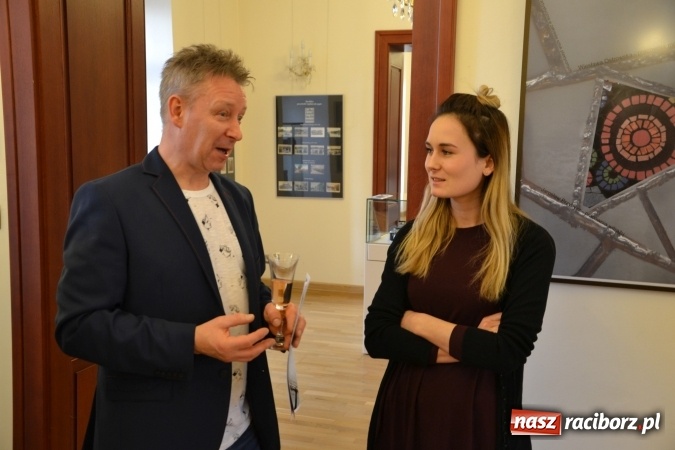 Zdjęcie w galerii na portalu naszraciborz.pl: Mozaika i witraż - na zamku otwarto nową wystawę wiadomości z regionu