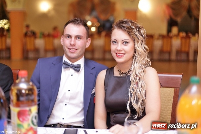 Zdjęcie w galerii na portalu naszraciborz.pl: Maturzyści z raciborskiego ZSOMS bawią się w Rogowie  wiadomości z regionu