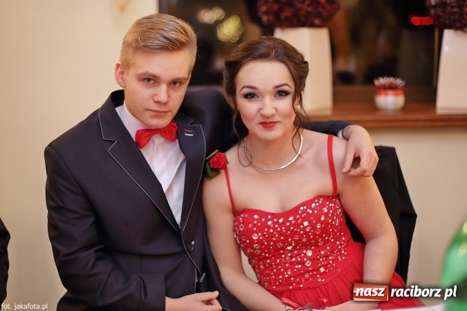 Zdjęcie w galerii na portalu naszraciborz.pl: Maturzyści z raciborskiego ZSOMS bawią się w Rogowie  wiadomości z regionu