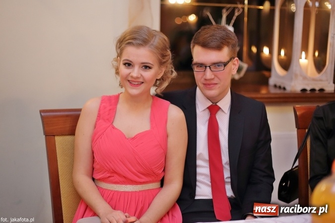 Zdjęcie w galerii na portalu naszraciborz.pl: Maturzyści z raciborskiego ZSOMS bawią się w Rogowie  wiadomości z regionu