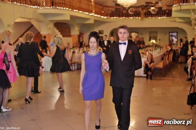 Zdjęcie w galerii na portalu naszraciborz.pl: Maturzyści z raciborskiego ZSOMS bawią się w Rogowie  wiadomości z regionu