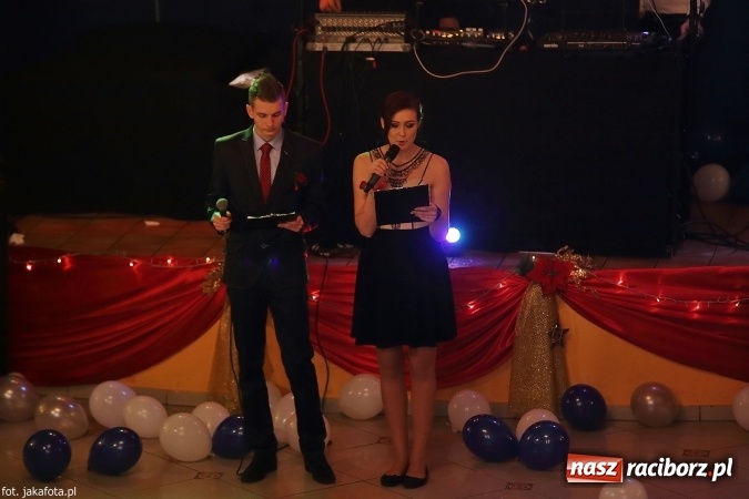 Zdjęcie w galerii na portalu naszraciborz.pl: Maturzyści z raciborskiego ZSOMS bawią się w Rogowie  wiadomości z regionu