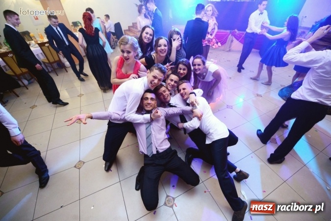 Zdjęcie w galerii na portalu naszraciborz.pl: To była szalona noc maturzystów ZSOMS wiadomości z regionu