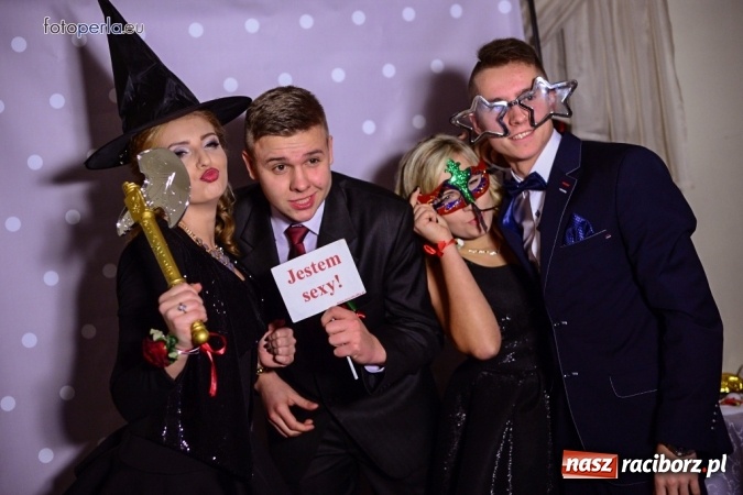 Zdjęcie w galerii na portalu naszraciborz.pl: To była szalona noc maturzystów ZSOMS wiadomości z regionu