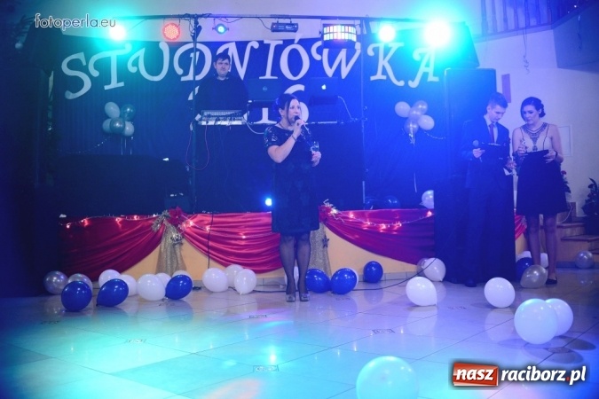 Zdjęcie w galerii na portalu naszraciborz.pl: To była szalona noc maturzystów ZSOMS wiadomości z regionu