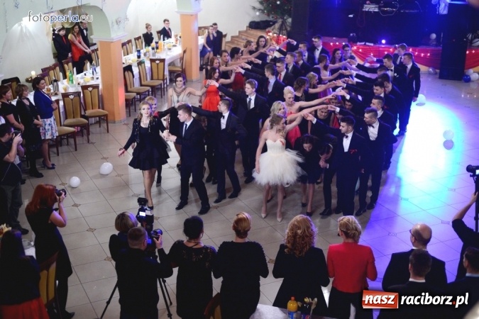 Zdjęcie w galerii na portalu naszraciborz.pl: To była szalona noc maturzystów ZSOMS wiadomości z regionu