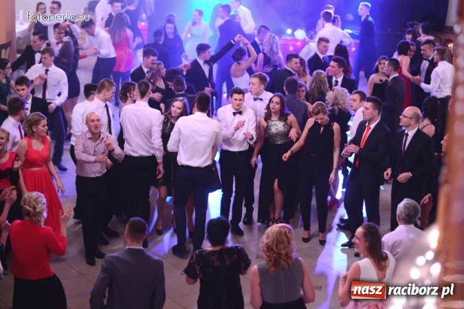 Zdjęcie w galerii na portalu naszraciborz.pl: To była szalona noc maturzystów ZSOMS wiadomości z regionu