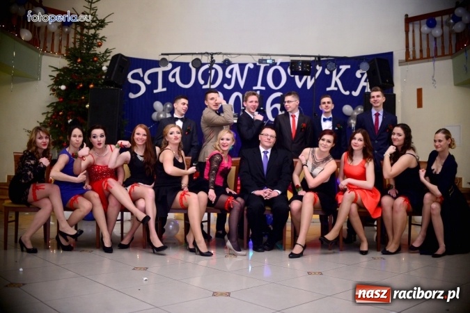 Zdjęcie w galerii na portalu naszraciborz.pl: To była szalona noc maturzystów ZSOMS wiadomości z regionu