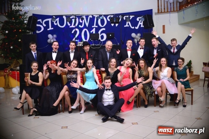 Zdjęcie w galerii na portalu naszraciborz.pl: To była szalona noc maturzystów ZSOMS wiadomości z regionu