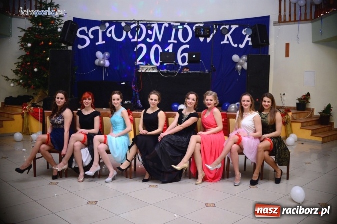 Zdjęcie w galerii na portalu naszraciborz.pl: To była szalona noc maturzystów ZSOMS wiadomości z regionu