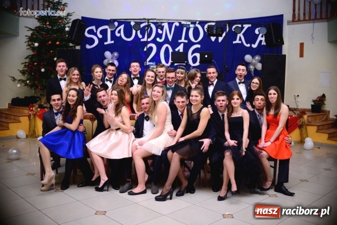 Zdjęcie w galerii na portalu naszraciborz.pl: To była szalona noc maturzystów ZSOMS wiadomości z regionu