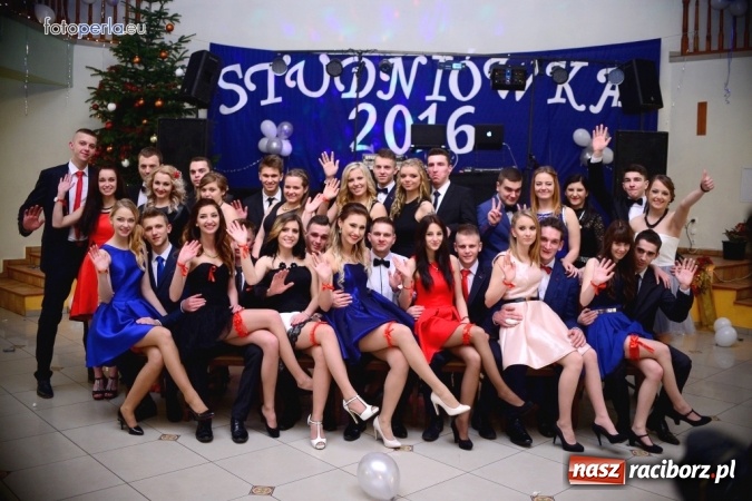 Zdjęcie w galerii na portalu naszraciborz.pl: To była szalona noc maturzystów ZSOMS wiadomości z regionu